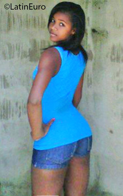 Date this stunning Dominican Republic girl Ruth from San Cristobal DO25712
