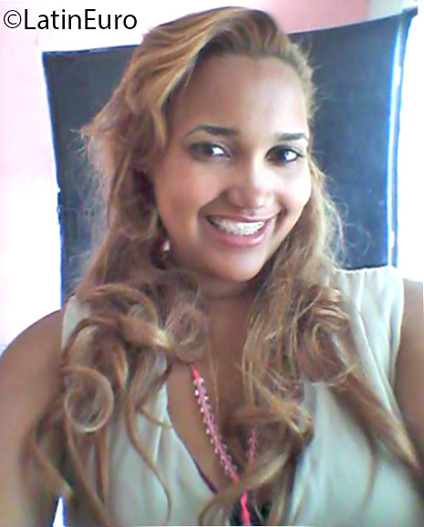 Date this gorgeous Dominican Republic girl Aprenda from Bonao DO25743