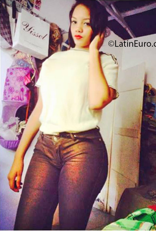 Date this young Dominican Republic girl Yuaisy from Puerto Plata DO25821