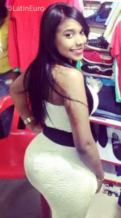 Date this happy Dominican Republic girl Yoselin from Santiago DO25854
