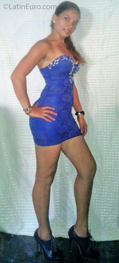 Date this cute Dominican Republic girl Yokira from Santo Domingo DO25860