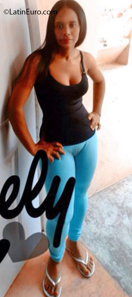 Date this georgeous Dominican Republic girl Emilia from Santiago DO25869