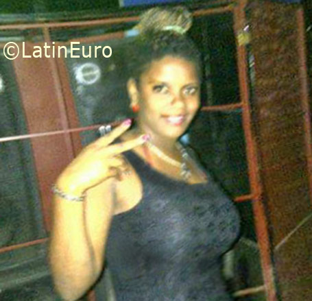 Date this attractive Dominican Republic girl Diana from Santo Domingo DO25916