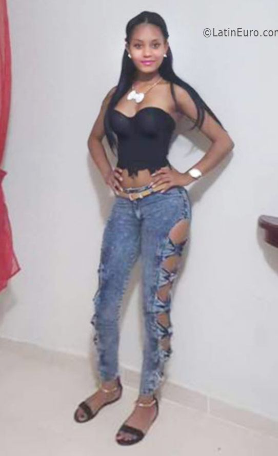 Date this delightful Dominican Republic girl Rene from Puerto Plata DO25922