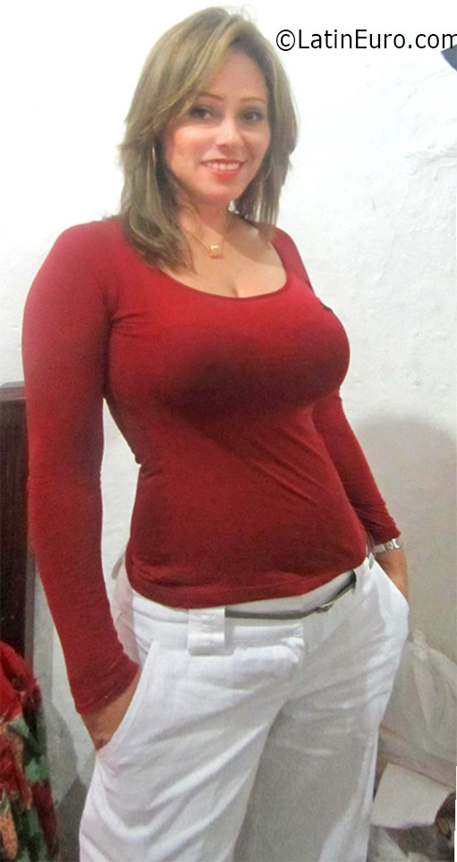 Date this exotic Colombia girl Yisel from Medellin CO19049
