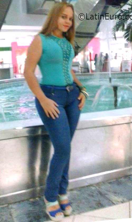 Date this lovely Dominican Republic girl Yulisa from Santiago DO26052