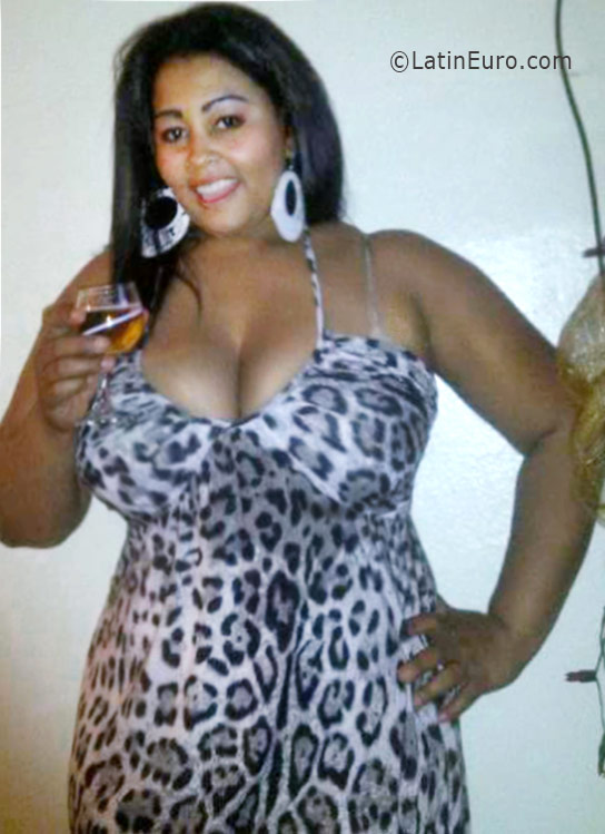 Date this charming Dominican Republic girl Yalanler from Santiago DO26071