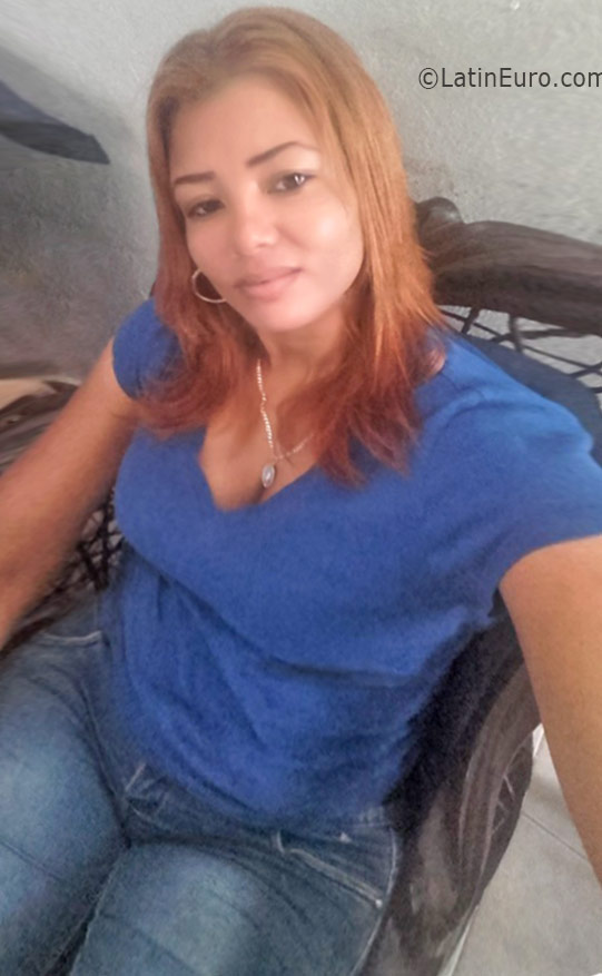 Date this foxy Dominican Republic girl Rosa from Santiago DO26129