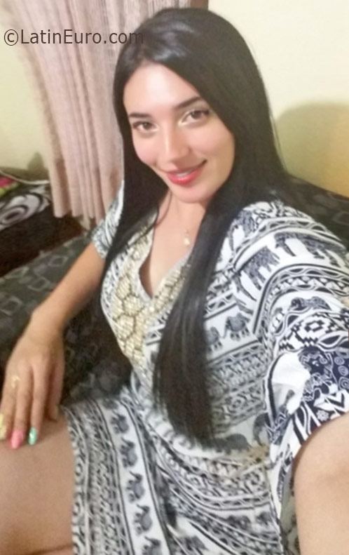 Date this foxy Colombia girl Milena from Manizales CO19105
