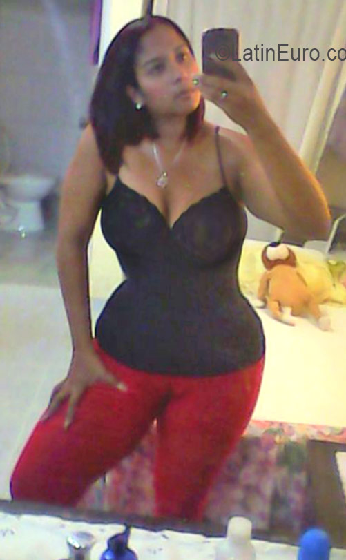 Date this good-looking Dominican Republic girl Katherine from Santo Domingo DO26171