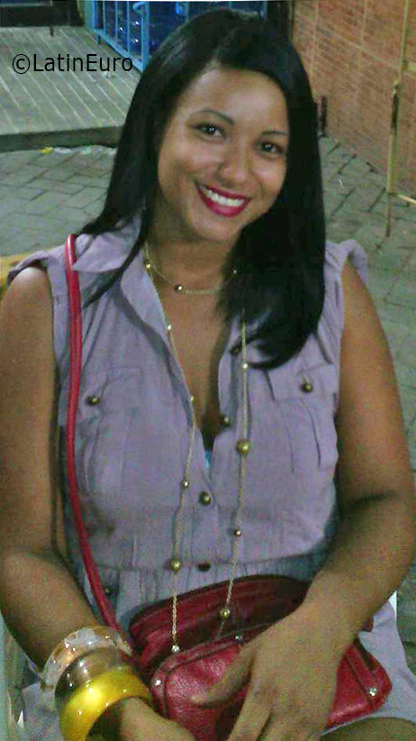 Date this nice looking Dominican Republic girl Marxleni from San Pedro De Macoris DO26185
