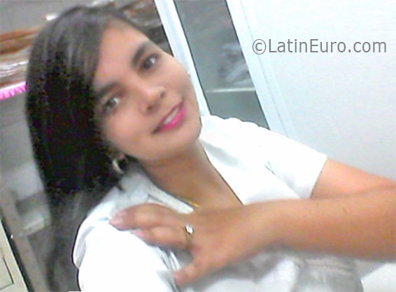 Date this lovely Colombia girl Angelica dayana from Cucuta CO19144