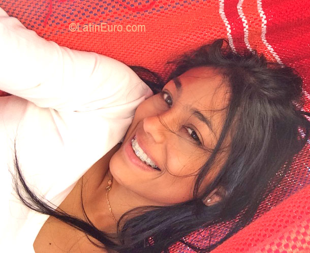 Date this attractive Colombia girl Jennifer from Guajira CO22072