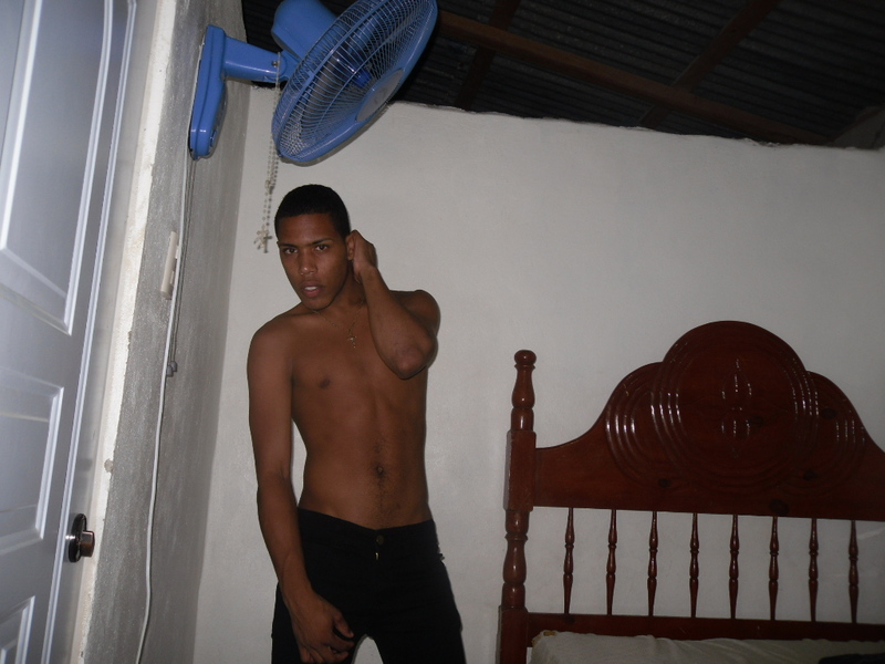 Date this beautiful Dominican Republic man MICHAEL ANDRES from Valverde DO26383