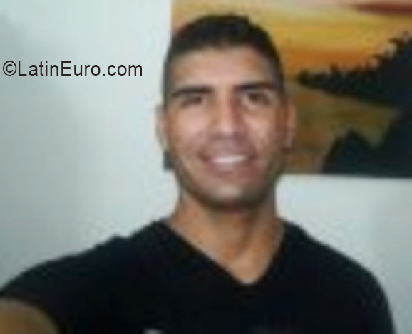 Date this gorgeous Colombia man Gustavo from Turbo CO19399