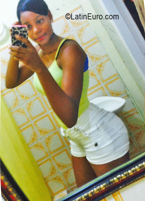 Date this exotic Dominican Republic girl Grl Johanny from Santo Domingo DO26458