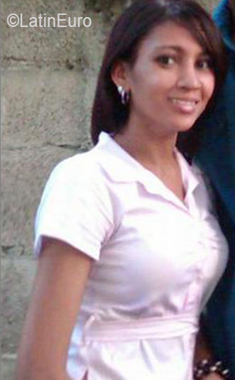 Date this foxy Dominican Republic girl Rasau from San Cristobal DO26498