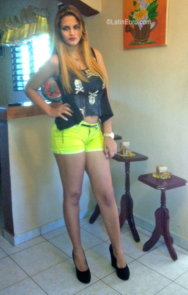 Date this funny Dominican Republic girl Sandra from Santiago DO26530