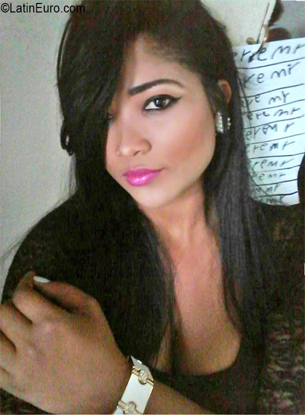 Date this young Dominican Republic girl Rosana from Higuey DO26559