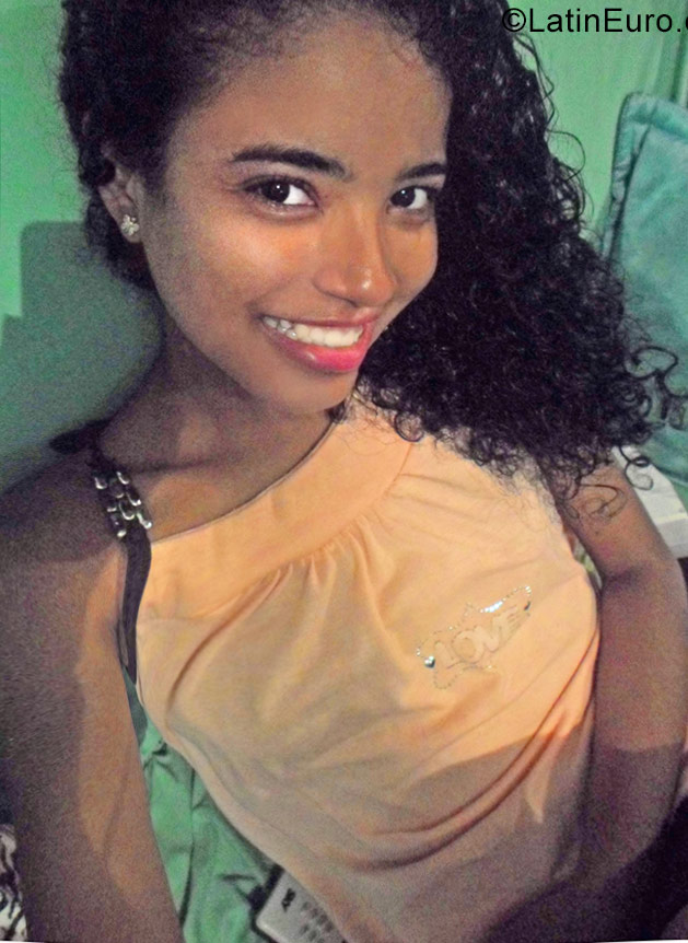 Date this fun Brazil girl Denise from Salvador BR9788