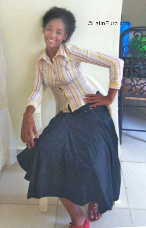 Date this charming Dominican Republic girl Maria from Santo Domingo DO26752