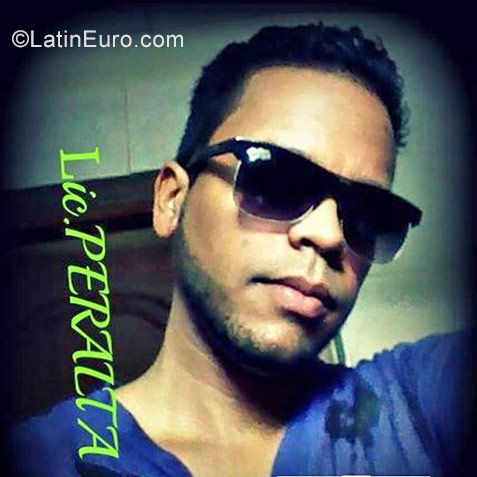 Date this charming Dominican Republic man EDINSON from Santiago DO26812