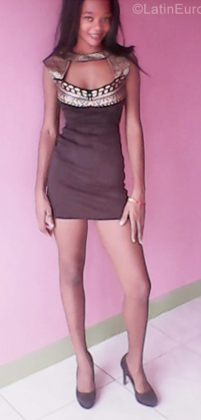 Date this sultry Jamaica girl Fionia from Kingston JM2646