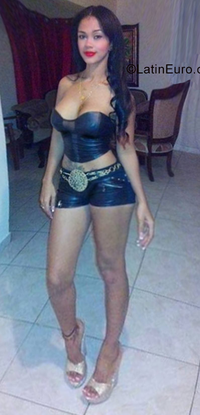 Date this good-looking Dominican Republic girl Zuleika from Santo Domingo DO26940