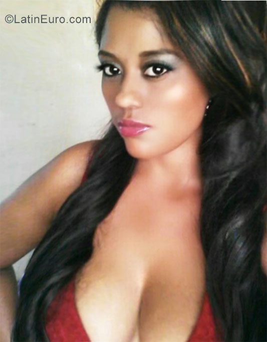 Date this beautiful Dominican Republic girl Alexa from Santiago DO26979