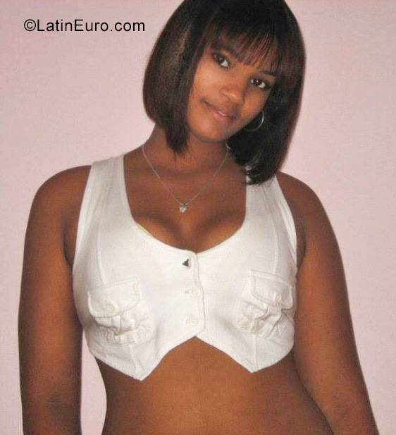 Date this young Dominican Republic girl Merlyn from Santo Domingo DO27002