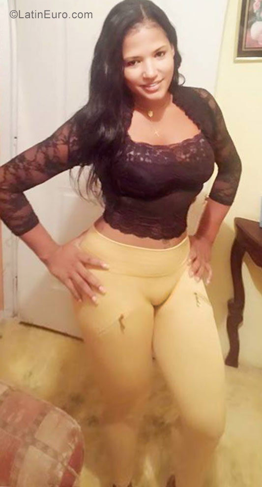 Date this young Dominican Republic girl Amarilis from Santo Domingo DO27024