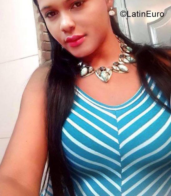 Date this funny Dominican Republic girl Luna from Puerto Plata DO27039