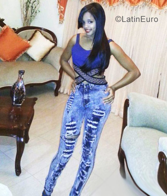 Date this delightful Dominican Republic girl Karina from Higuey DO27198