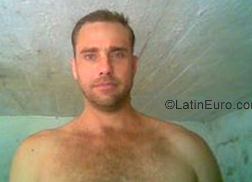 Date this lovely Brazil man Adriano from Porto Alegre BR9878