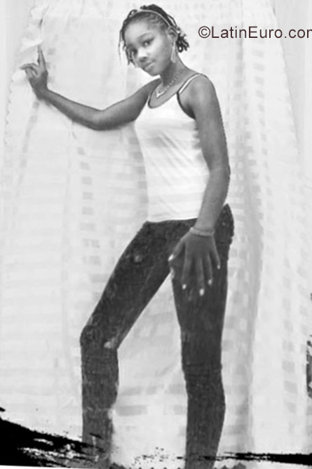 Date this hard body Jamaica girl Yashama from May Pen JM2386