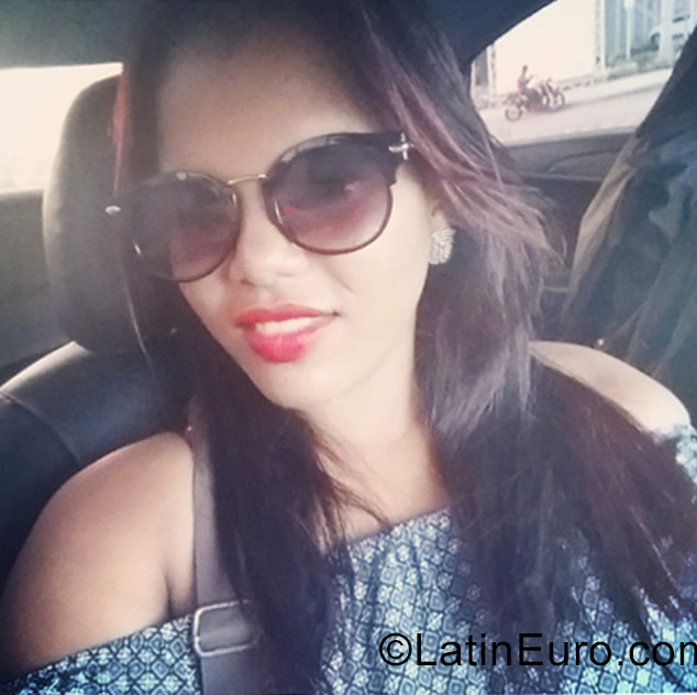 Date this athletic Dominican Republic girl Vicky from La Romana DO27264