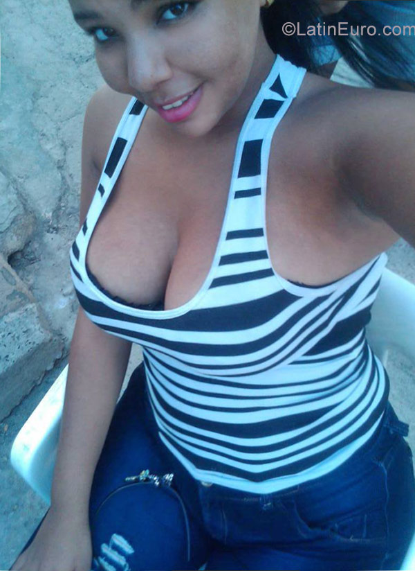 Date this charming Dominican Republic girl Shesel from Santo Domingo DO27467