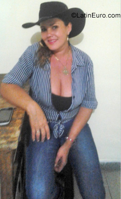 Date this pretty Colombia girl Sandra from Medellin CO20325