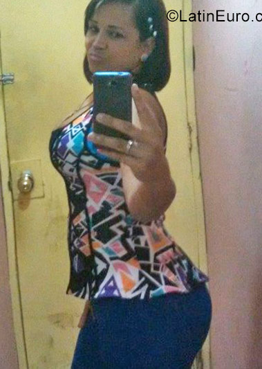Date this sensual Dominican Republic girl Juany from Santiago DO27587