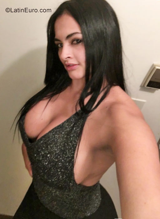 Date this hard body United States girl Marcela from Bridgeport CO20489