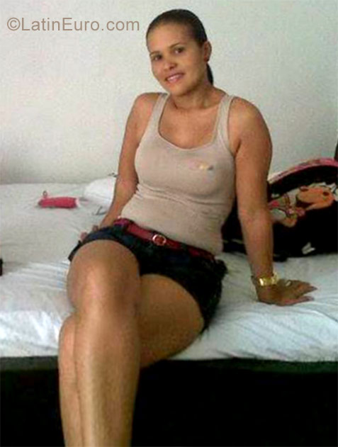 Date this exotic Colombia girl Elith from Cartagena CO20697