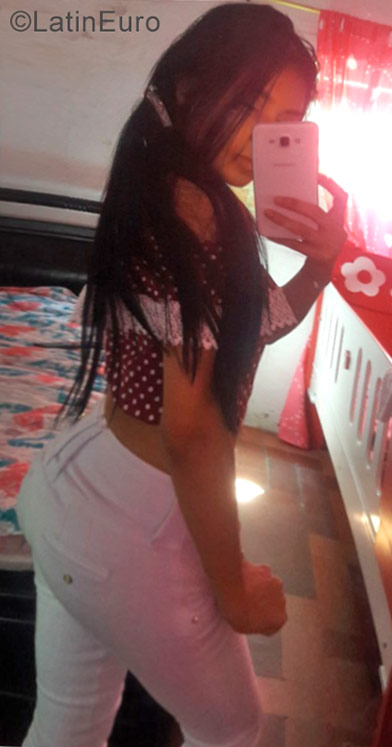 Date this georgeous Colombia girl Cindy from Barranquilla CO20726