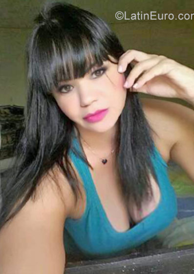 Date this foxy Brazil girl Andreia from Goiania BR9947