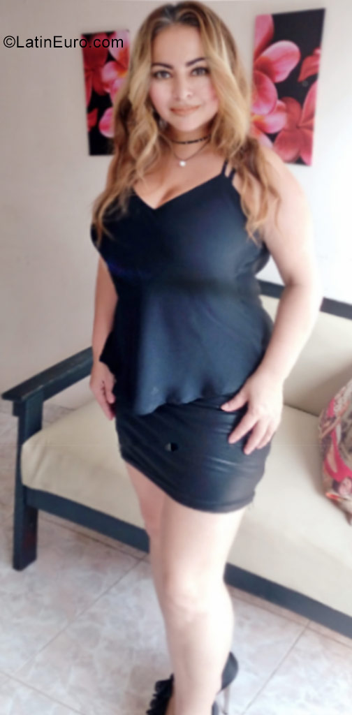 Date this charming Colombia girl Maria from Medellin CO20882