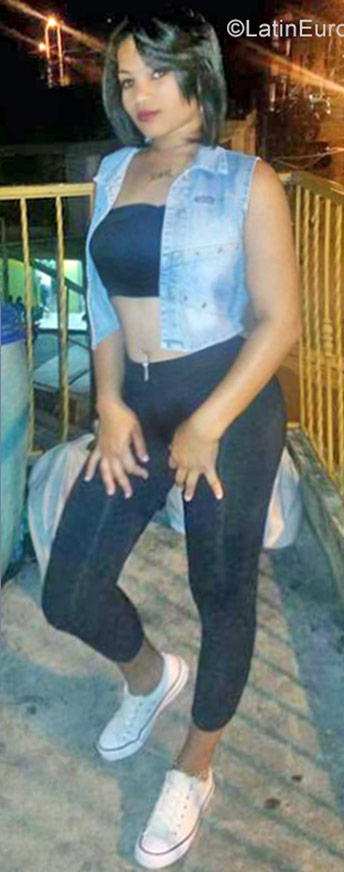 Date this tall Dominican Republic girl Esther from Santo Domingo DO28101