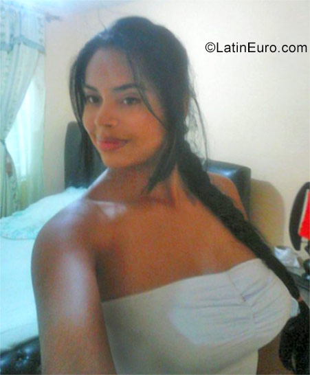 Date this charming Colombia girl Angela from Medellin CO20941