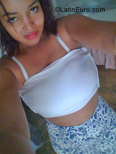 Date this good-looking Dominican Republic girl Josmery from Santo domingo DO28132