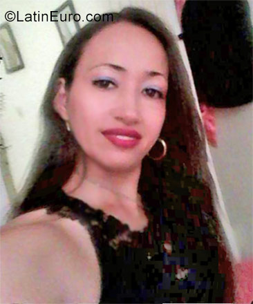 Date this young Colombia girl Yuri from Cali CO20994