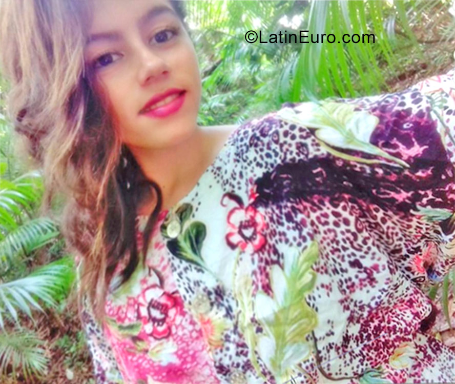 Date this stunning Brazil girl Lorhana from Santana do araguaia BR9970