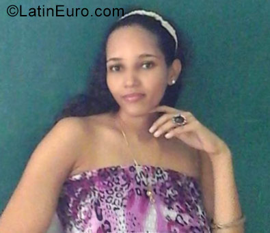 Date this sultry Dominican Republic girl Lynisbel from Santo Domingo DO28173